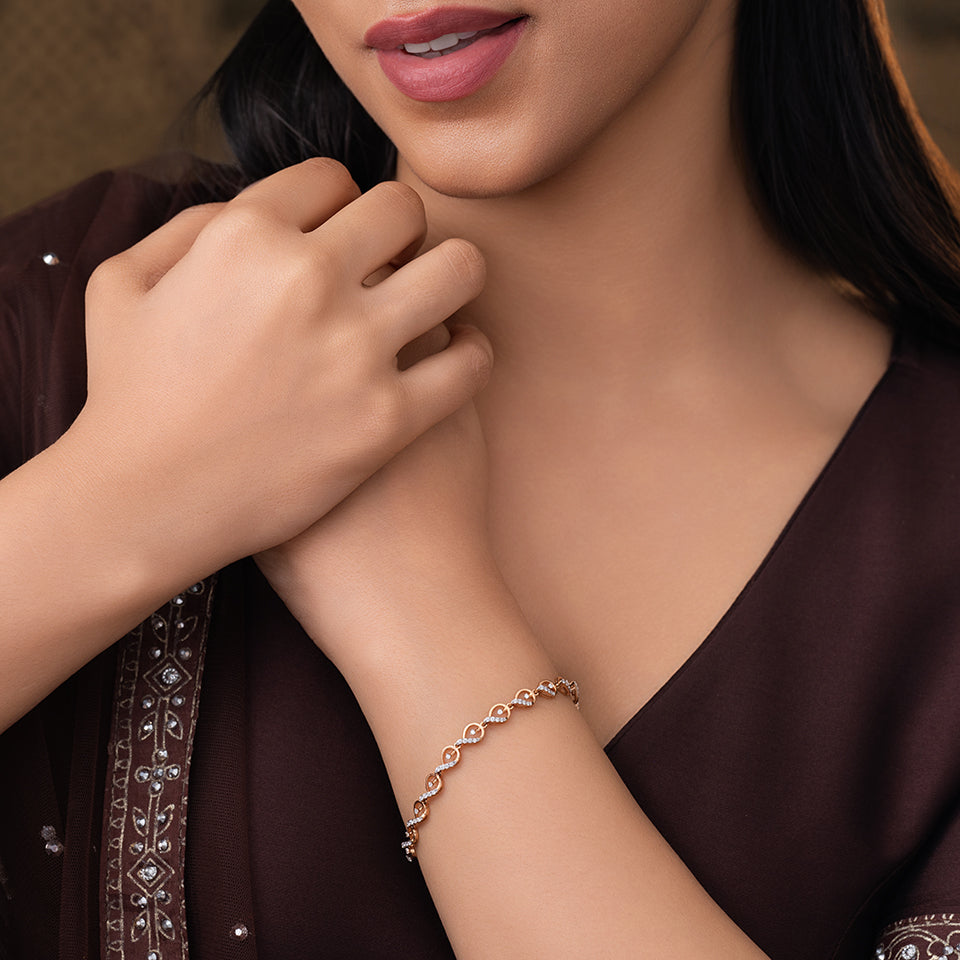 Rhythmic Weave Diamond Bracelet