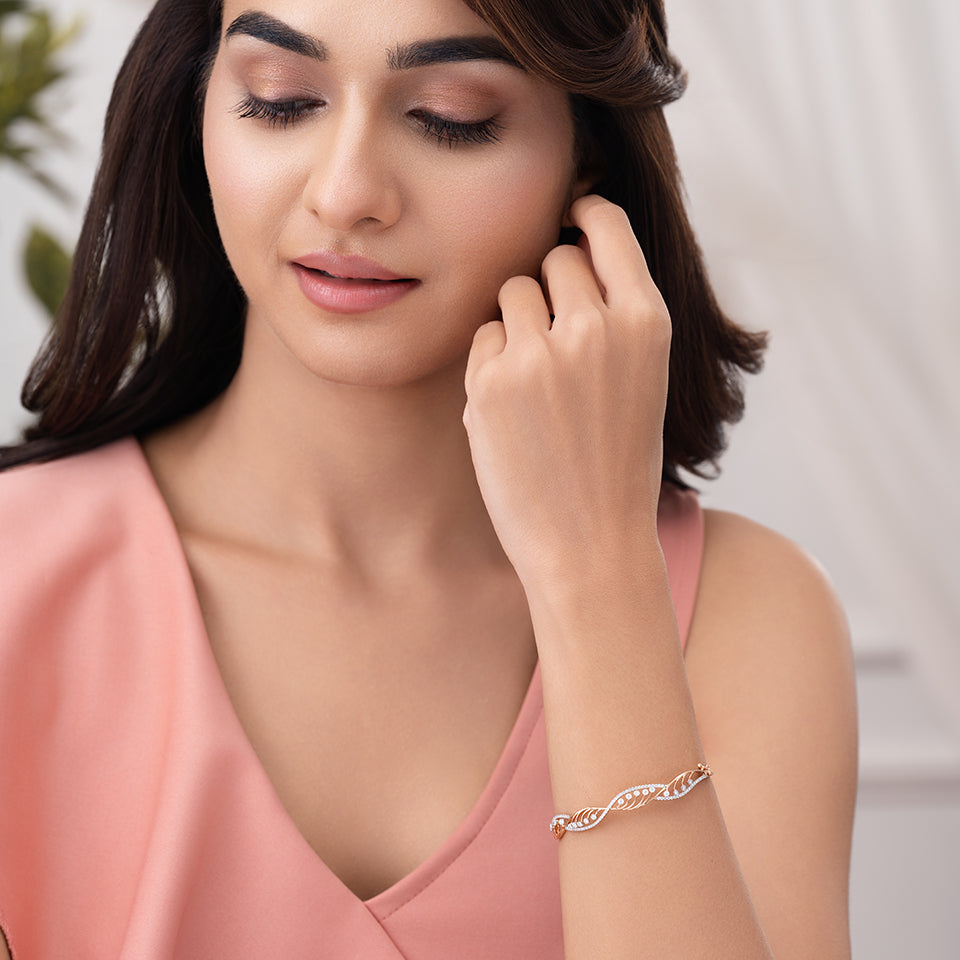 Luminous Wave Filigree Diamond Bracelet