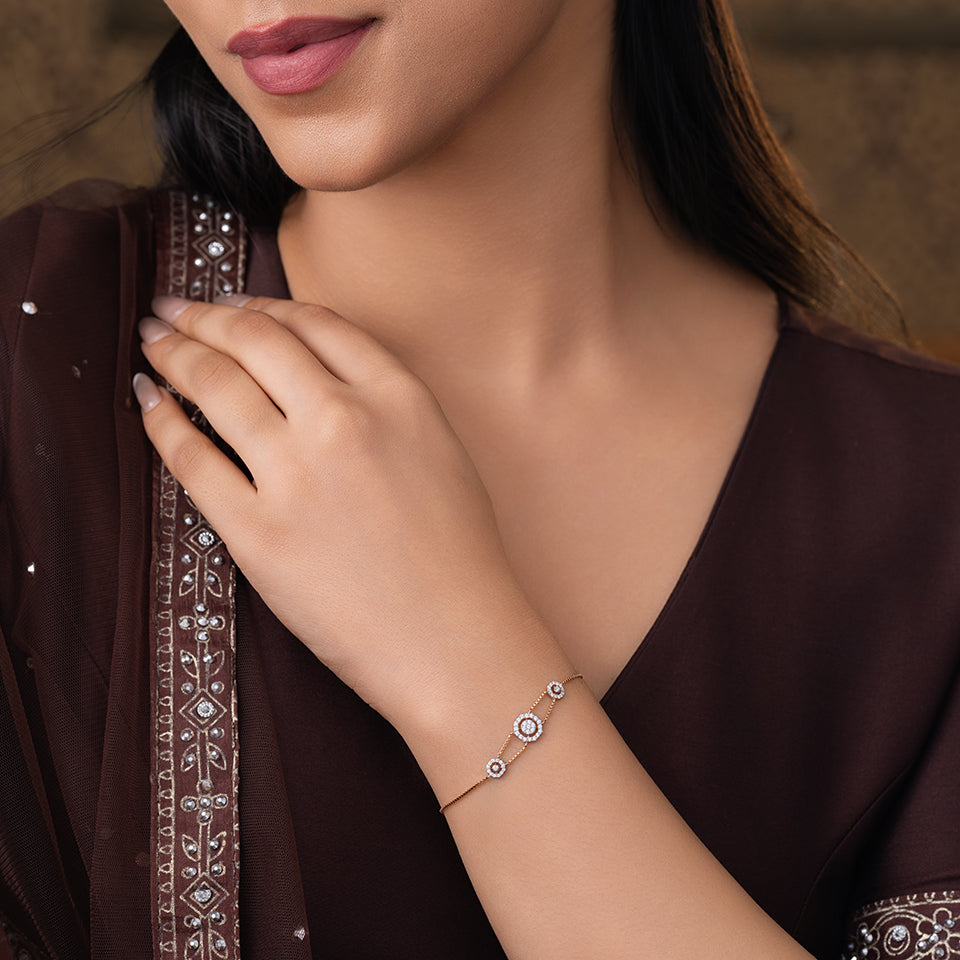 Lustrous Trinity Diamond Bracelet
