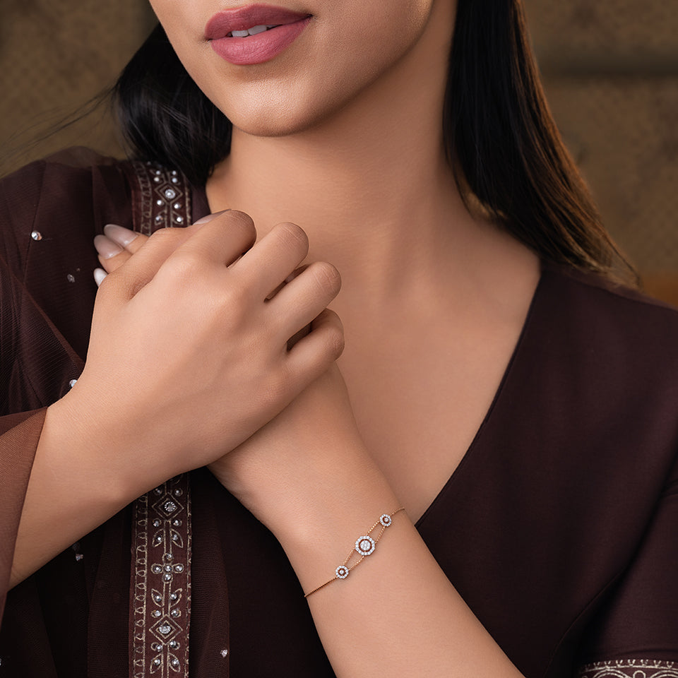 Lustrous Trinity Diamond Bracelet