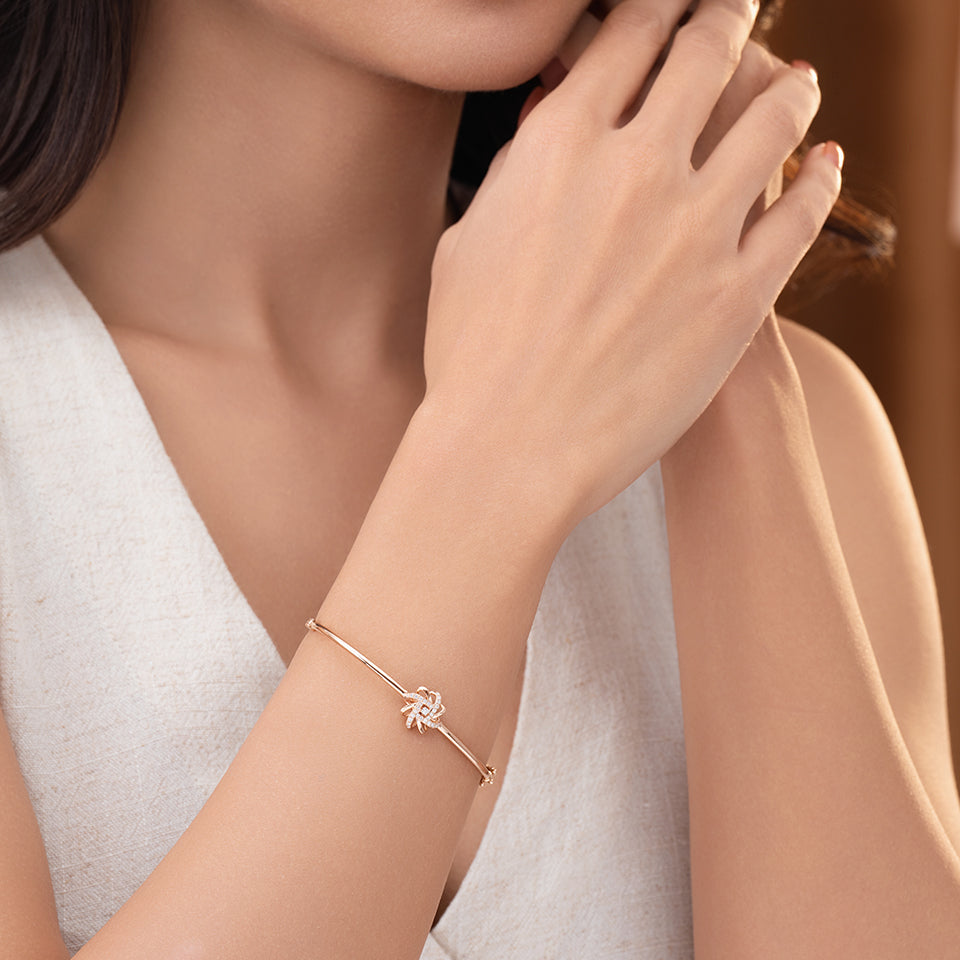 Solitaire Star Diamond Bracelet