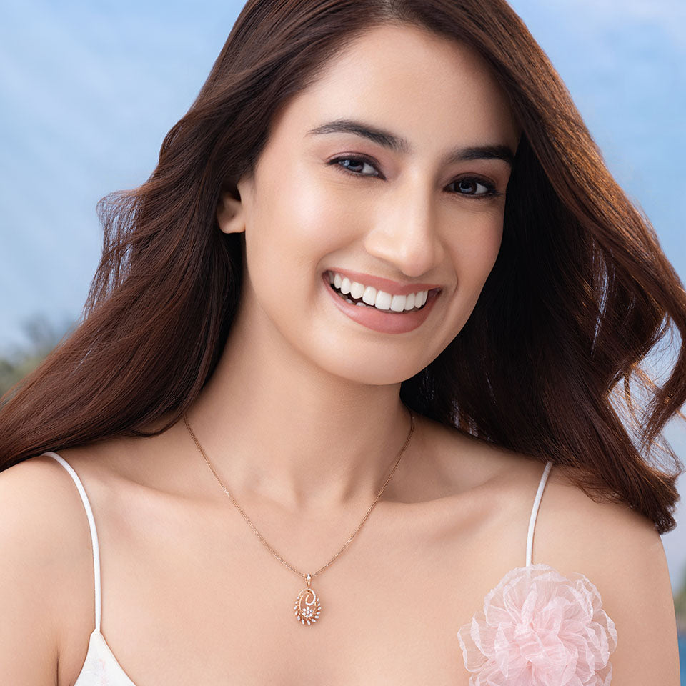 Floral Core Diamond Chain Pendant