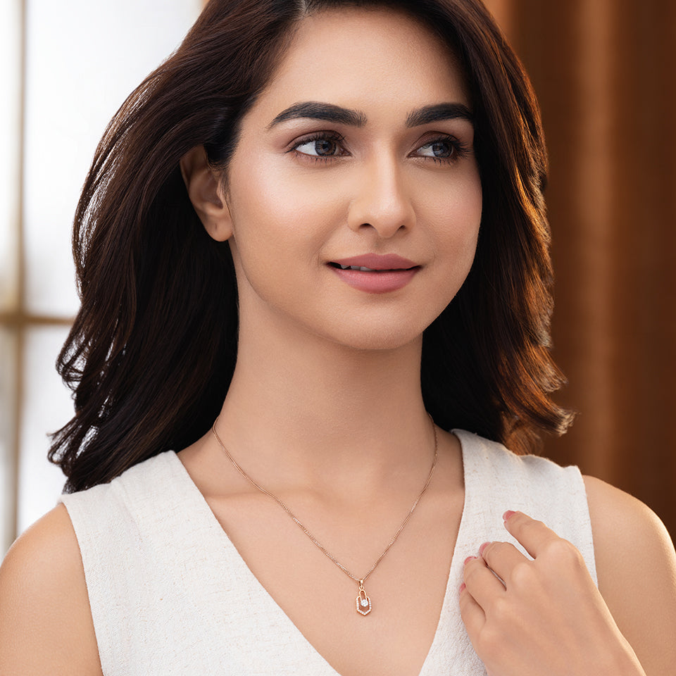 Geometric Arch Diamond Chain Pendant