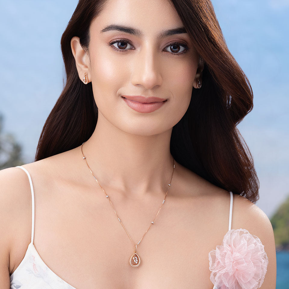 Leafy Core Diamond Chain Pendant Set