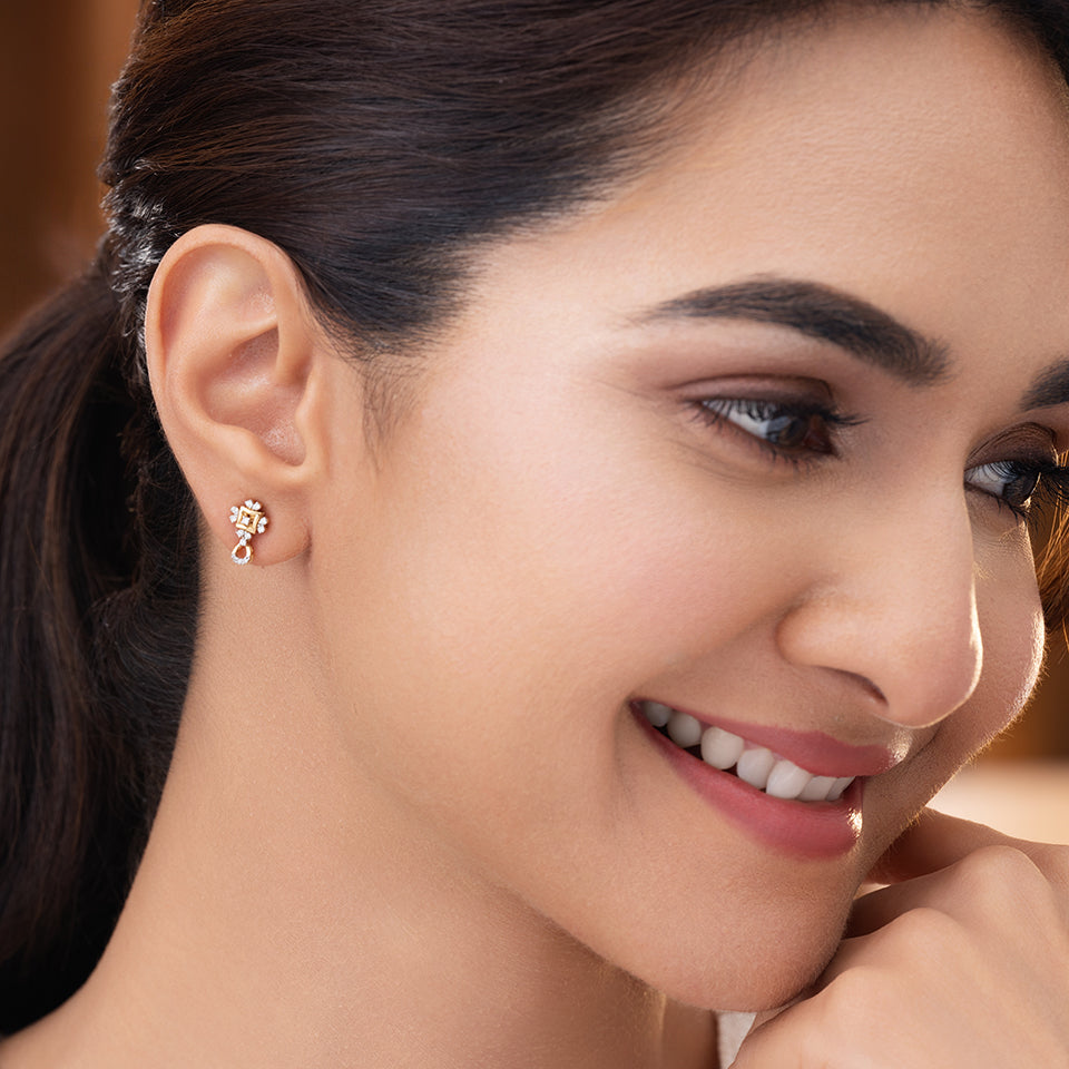 Golden Lattice Diamond Earrings