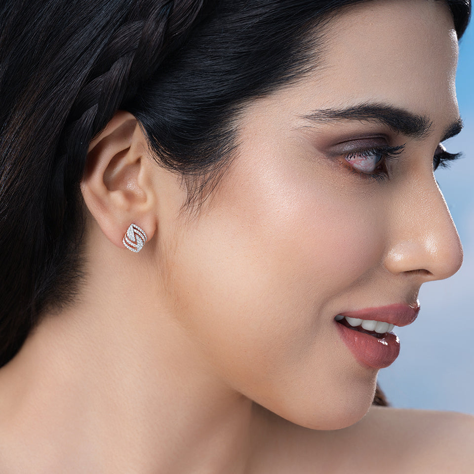 Leaf Core Diamond Earrings
