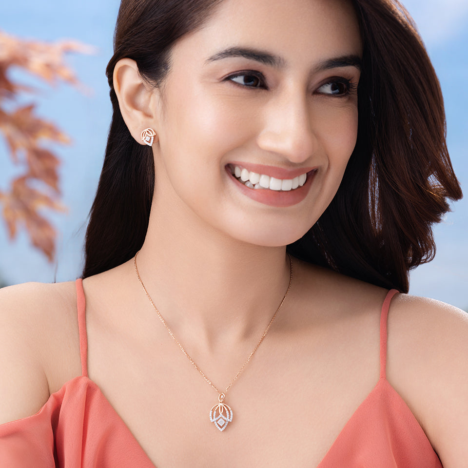 Graceful Bloom Diamond Necklace Set