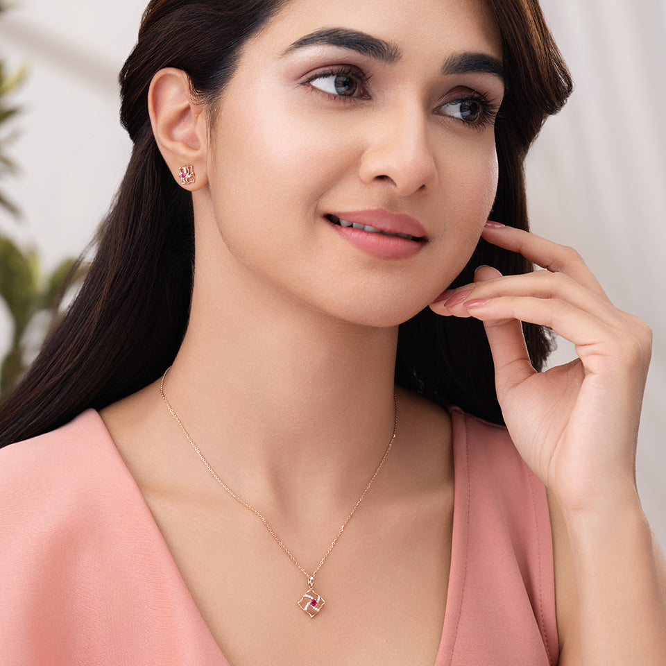 Violet Vertex Diamond Necklace Set