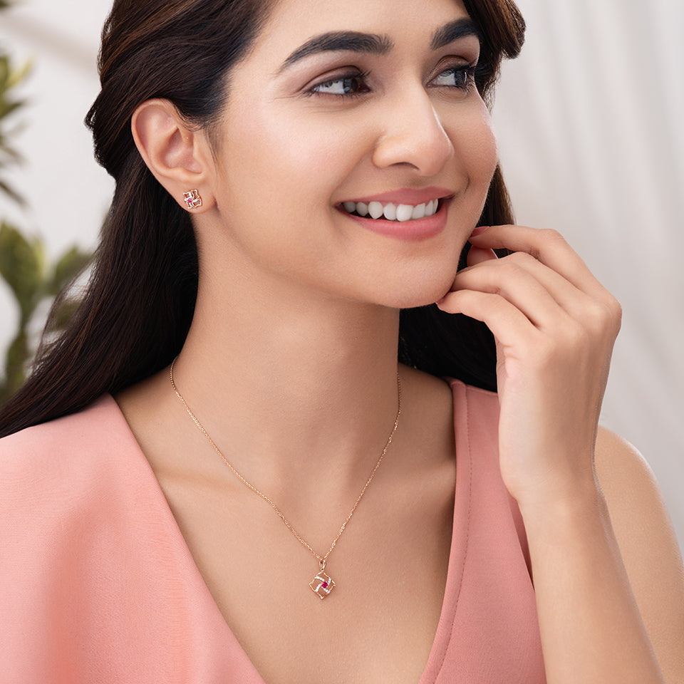 Violet Vertex Diamond Necklace Set