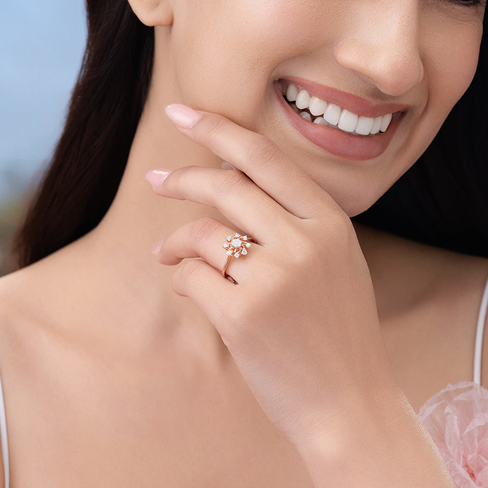 Pinwheel Sparkle Diamond Finger Ring