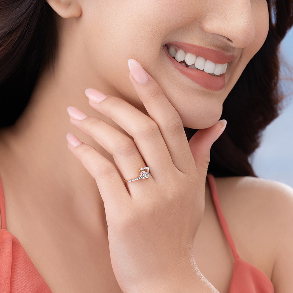 Petal Prism Diamond Finger Ring