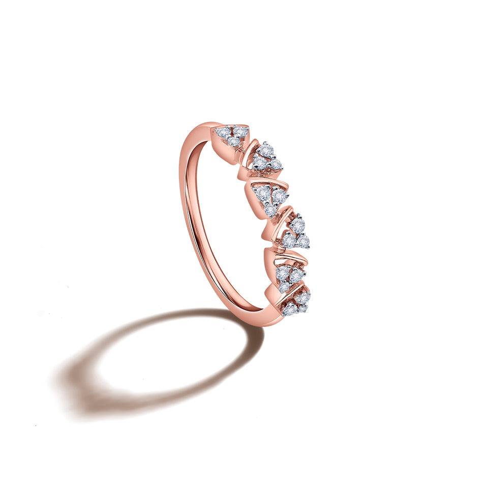 Tapered Trio Diamond Finger Ring