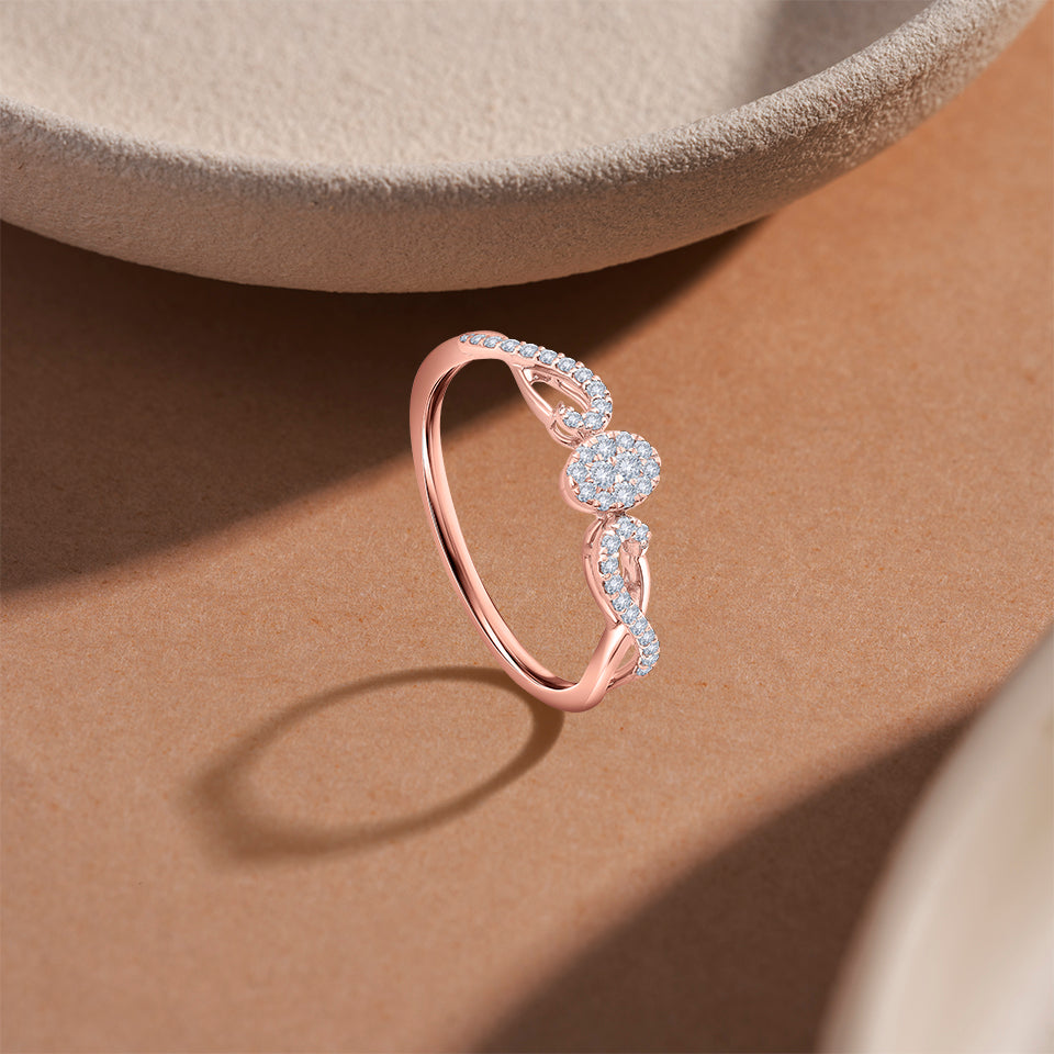 Glittering Ribbon Diamond Finger Ring