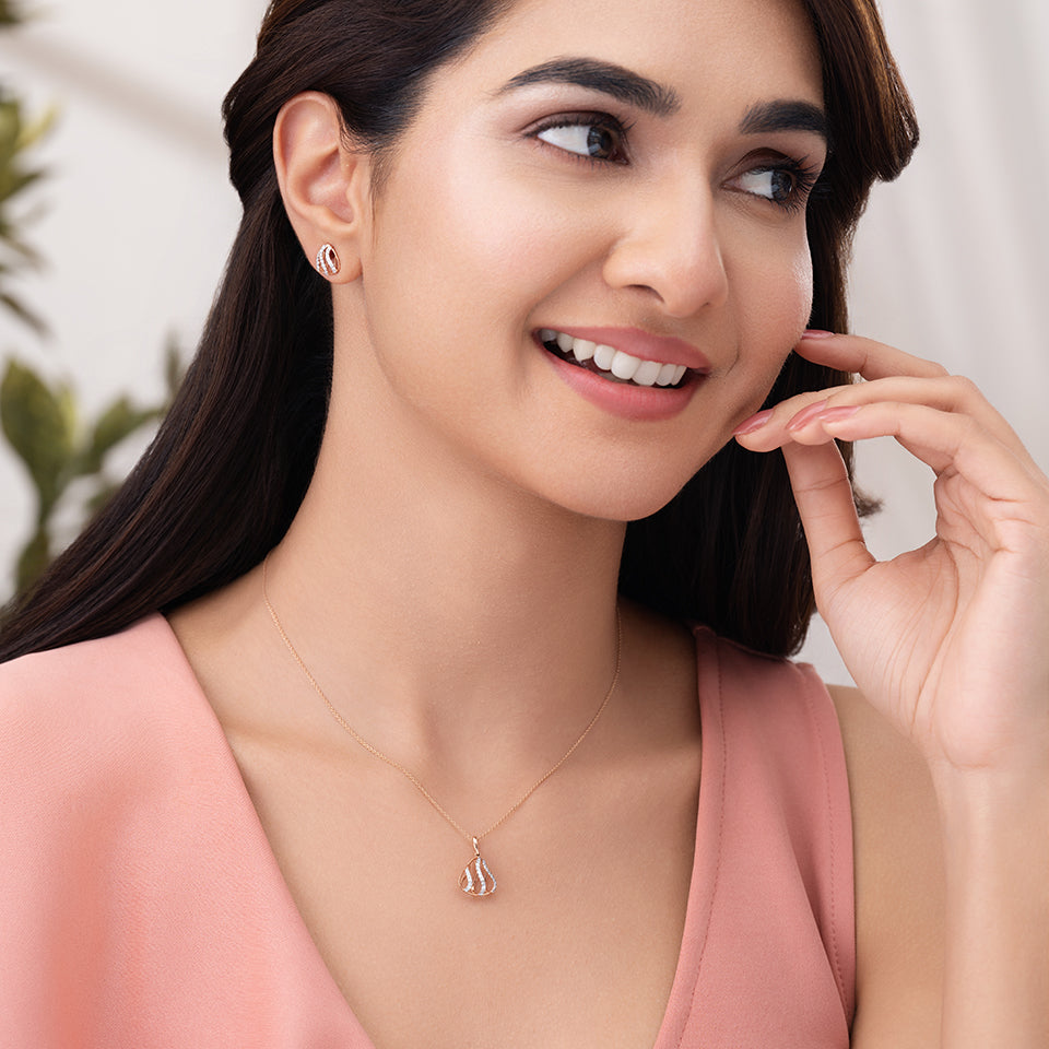 Filigree Flare Diamond Necklace Set