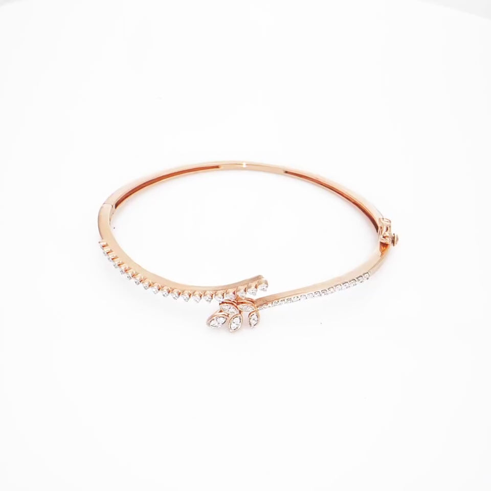 Leafy Link Diamond Bracelet