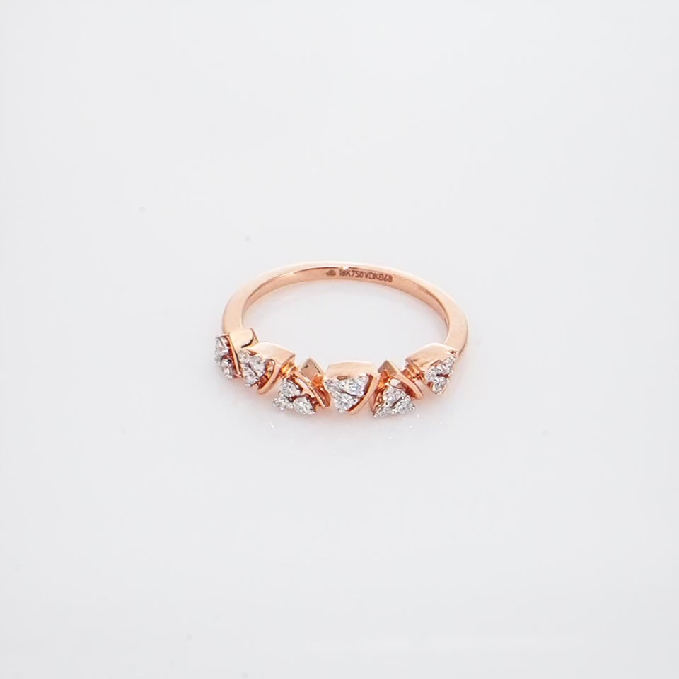 Tapered Trio Diamond Finger Ring